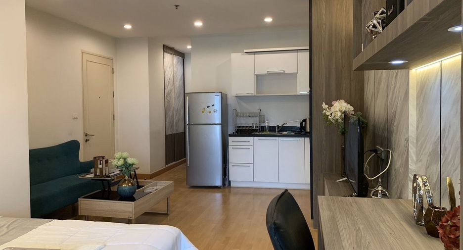 For rent studio condo in Khlong Toei, Bangkok