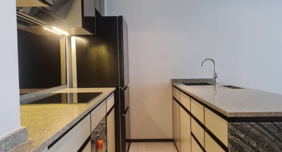 For rent 2 bed condo in Watthana, Bangkok