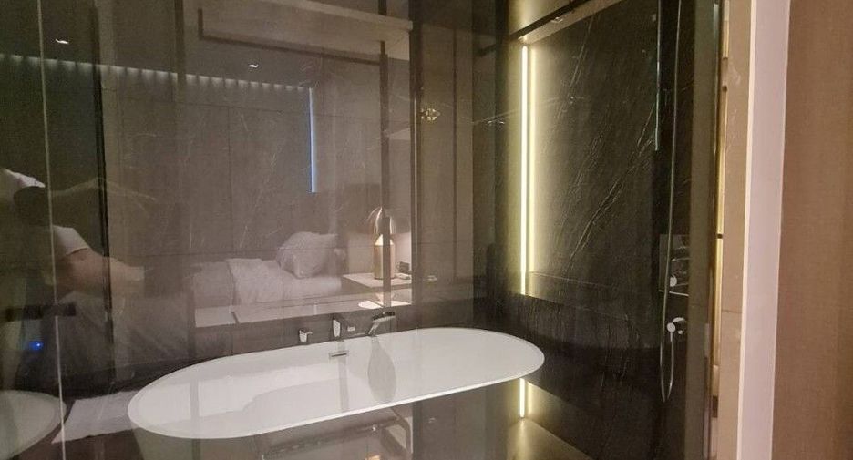 For rent 2 bed condo in Watthana, Bangkok