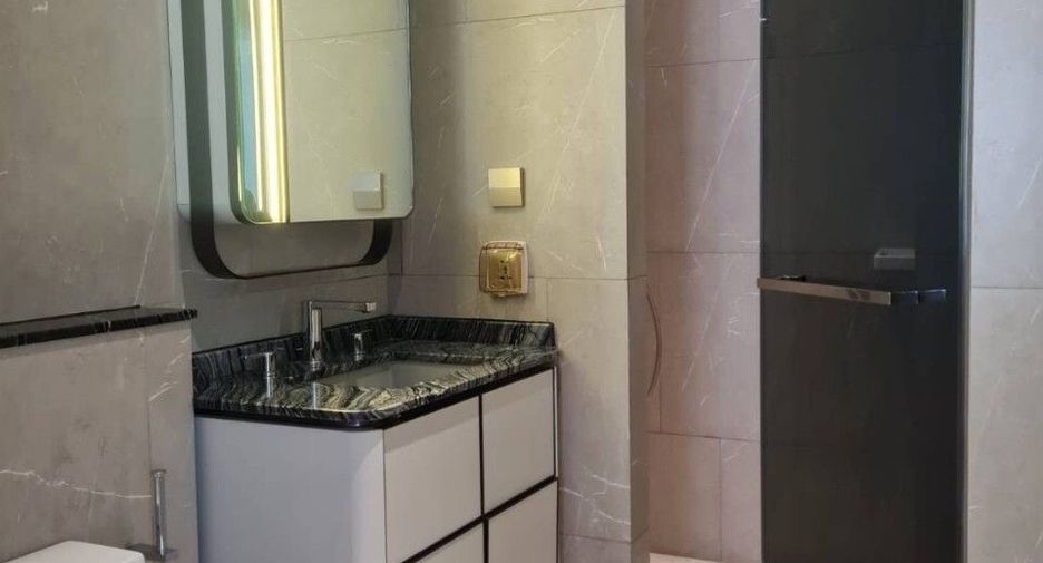 For rent 2 bed condo in Watthana, Bangkok