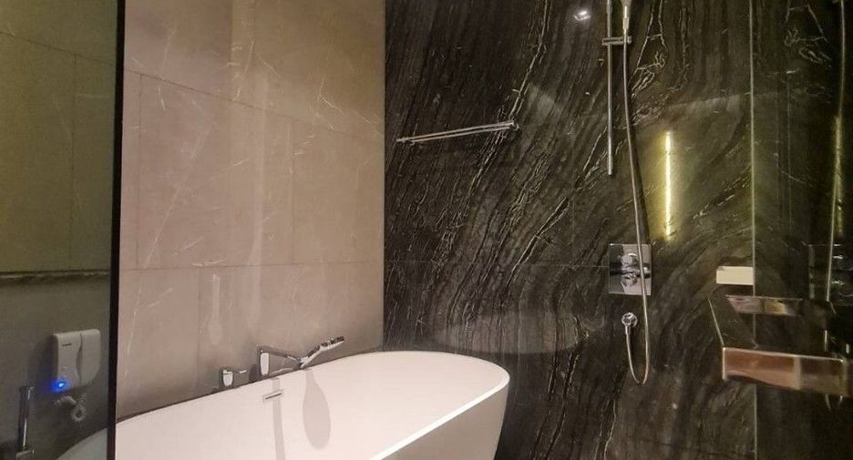 For rent 2 bed condo in Watthana, Bangkok