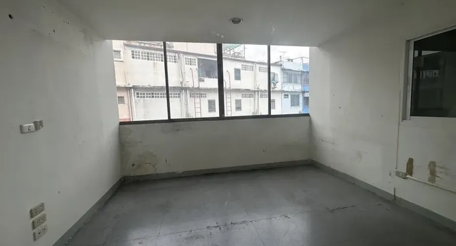 Oficina en alquiler en Khlong Toei, Bangkok