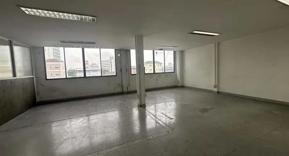 Oficina en alquiler en Khlong Toei, Bangkok
