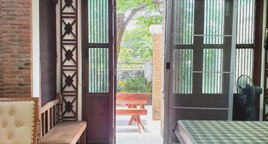 For sale そして for rent 4 Beds townhouse in Phra Khanong, Bangkok
