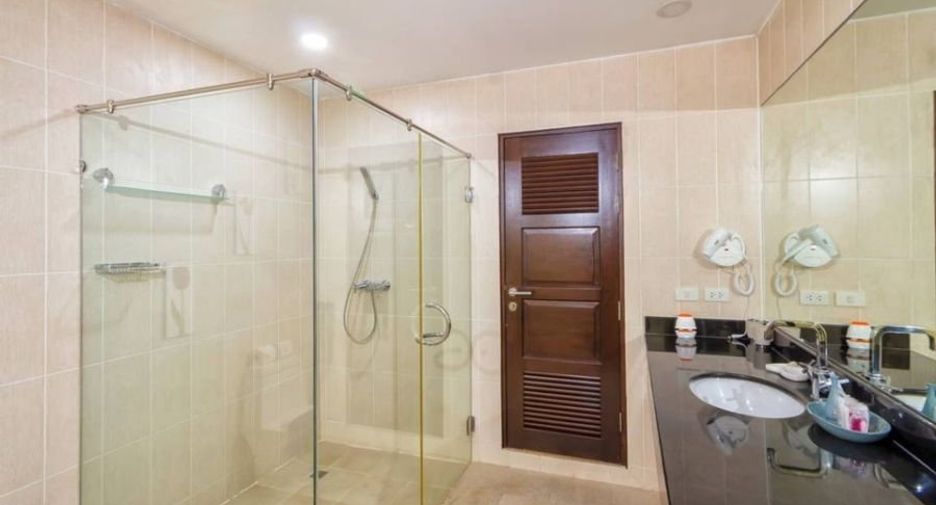 For rent 2 bedrooms apartment in Mueang Phuket, Phuket