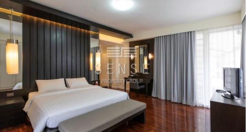 For rent 3 bedrooms condo in Khlong Toei, Bangkok