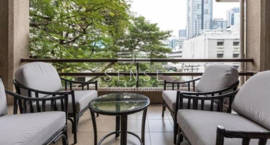 For rent 3 bedrooms condo in Khlong Toei, Bangkok
