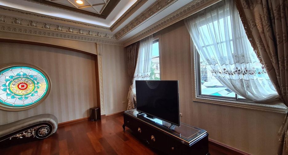 For sale 5 Beds house in Thung Khru, Bangkok