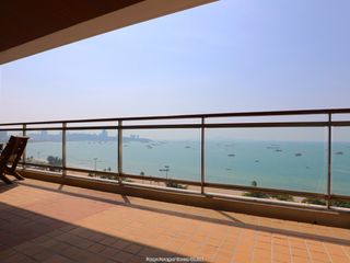 For rent 3 bedrooms condo in Bang Lamung, Chonburi