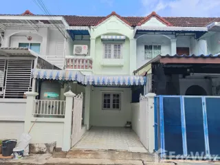 For rent 2 Beds townhouse in Lat Phrao, Bangkok