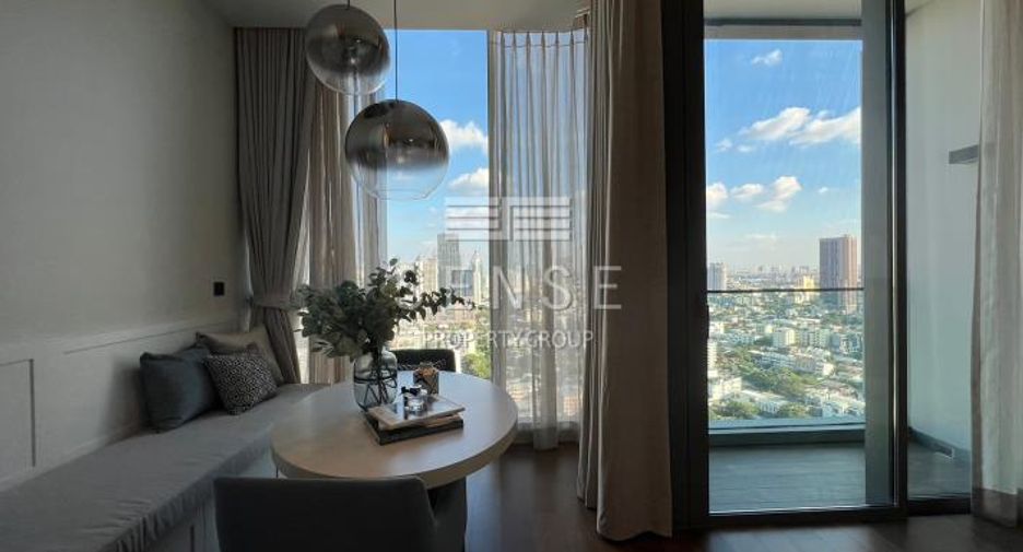 For sale 2 ベッドルーム condo in Khlong Toei, Bangkok