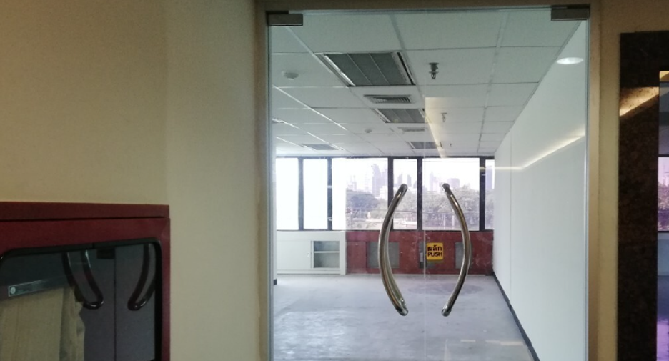 For sale office in Khlong Toei, Bangkok
