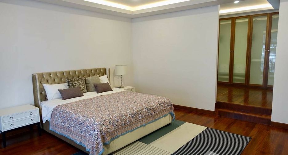 For rent 5 bed villa in Khlong Toei, Bangkok