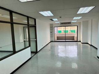 For rent 1 bed office in Pathum Wan, Bangkok