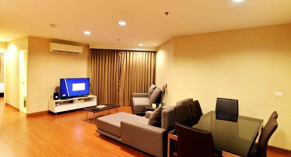 For rent 2 bed condo in Huai Khwang, Bangkok