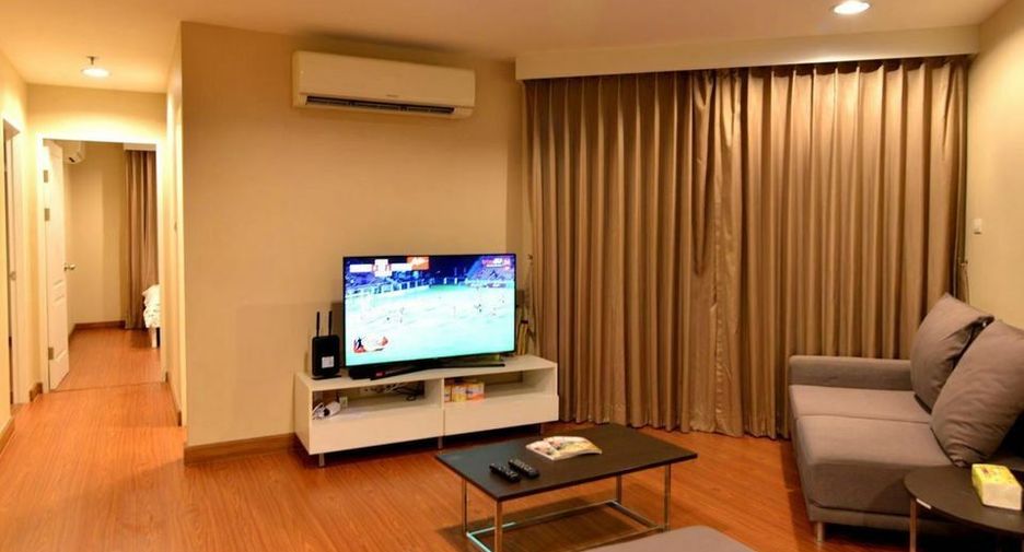 For rent 2 bed condo in Huai Khwang, Bangkok