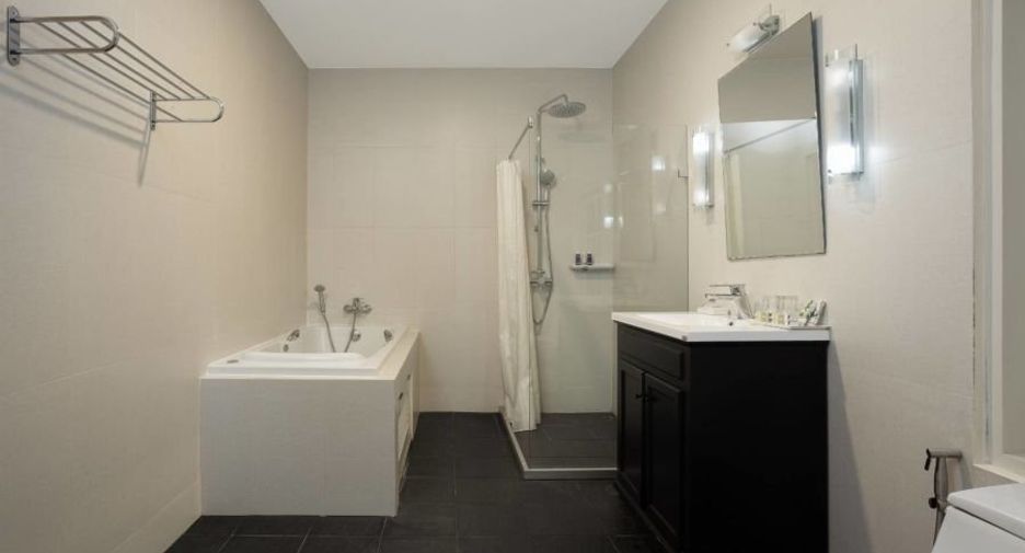 For rent 3 bedrooms villa in Mueang Phuket, Phuket