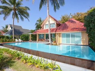 For rent 3 bedrooms villa in Mueang Phuket, Phuket