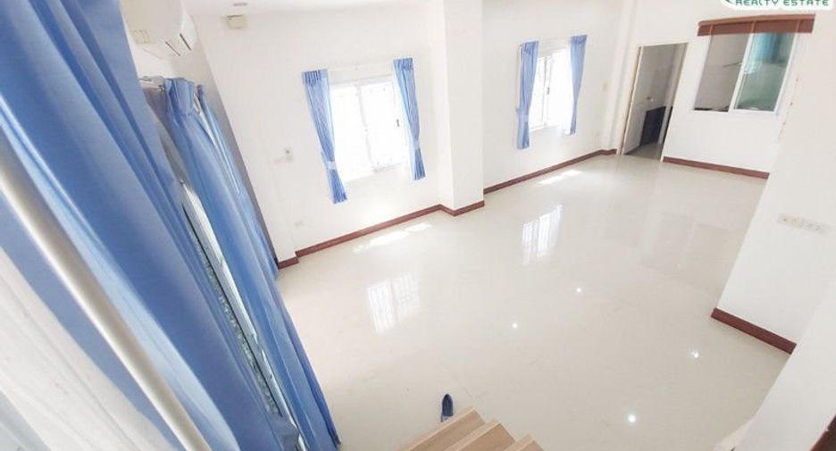 Reihenhaus zum Kauf mit 3 Zimmer in Mueang Chon Buri, Chonburi