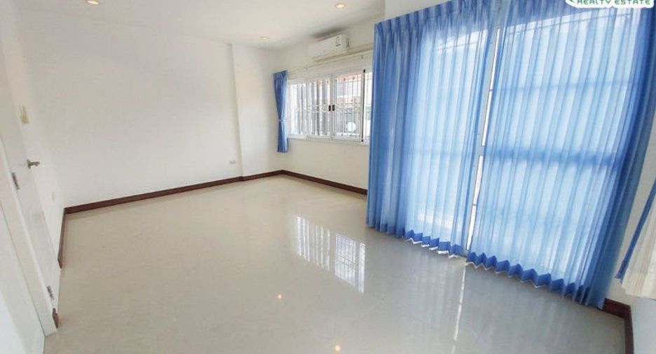 Reihenhaus zum Kauf mit 3 Zimmer in Mueang Chon Buri, Chonburi