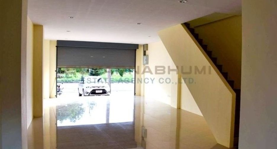 For sale 5 bed retail Space in Mueang Chumphon, Chumphon