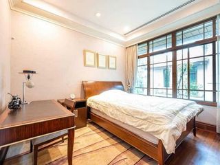 For sale 5 Beds house in Khlong Toei, Bangkok