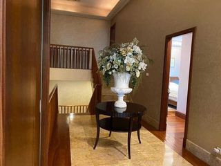 For sale 5 Beds house in Khlong Toei, Bangkok