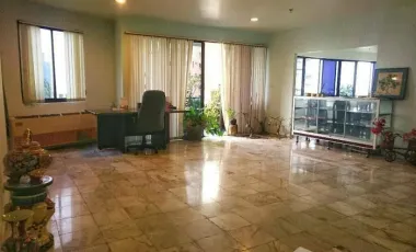 For sale 3 bed condo in Watthana, Bangkok
