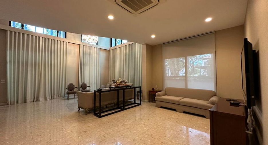 For sale そして for rent 5 Beds house in Khan Na Yao, Bangkok