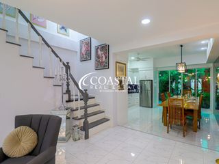 For sale 4 bed townhouse in Pratumnak, Pattaya