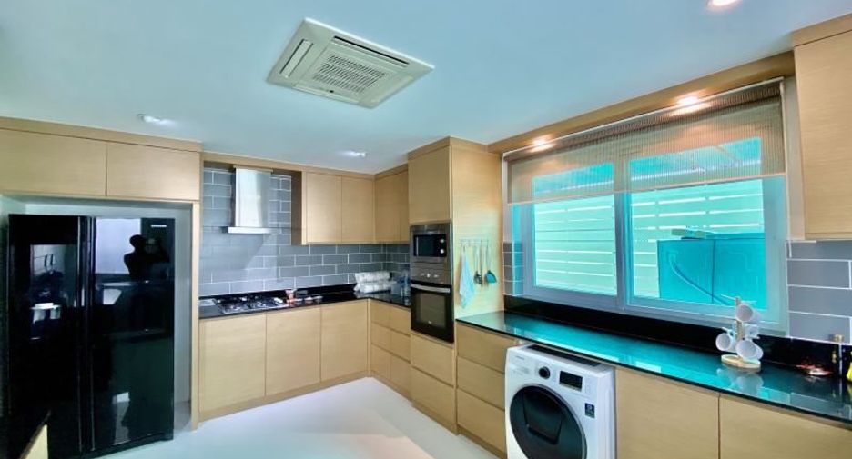 For rent 4 bedrooms house in Bang Lamung, Chonburi