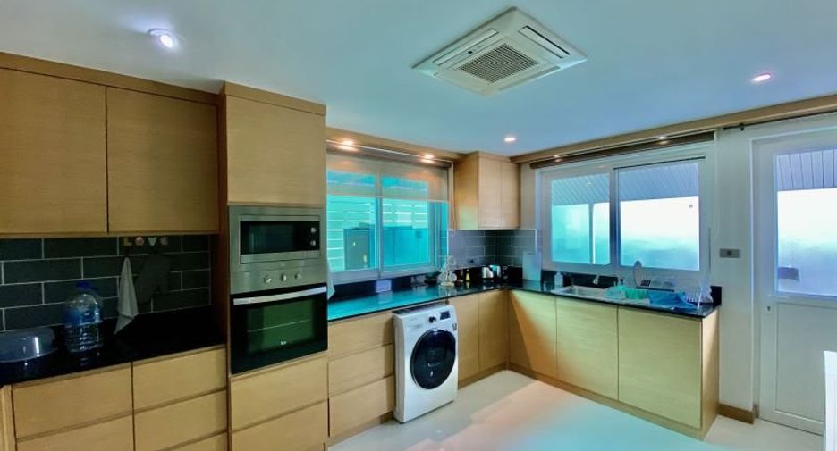 For rent 4 bedrooms house in Bang Lamung, Chonburi