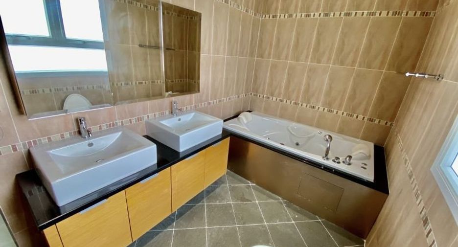 For rent 4 bedrooms house in Bang Lamung, Chonburi