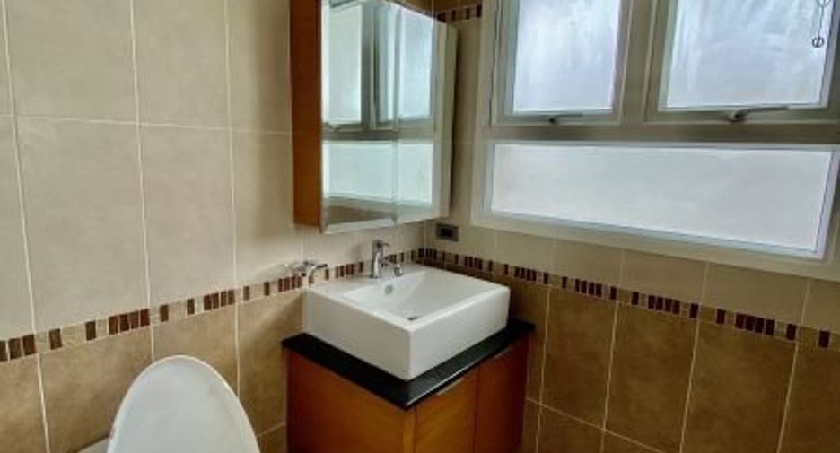 For rent 4 bedrooms house in Bang Lamung, Chonburi