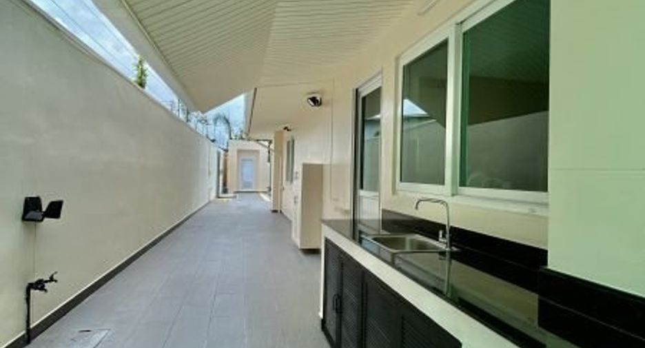 For rent 4 bedrooms house in Bang Lamung, Chonburi