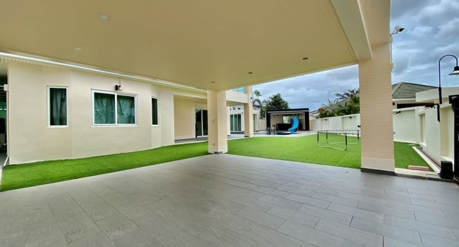 For rent 4 bedrooms house in Bang Lamung, Chonburi