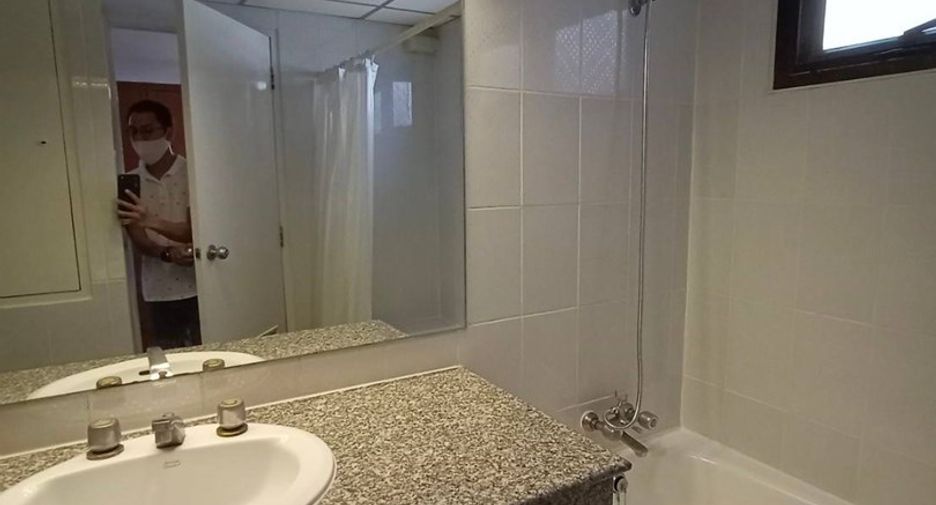 For rent 3 bedrooms condo in Watthana, Bangkok