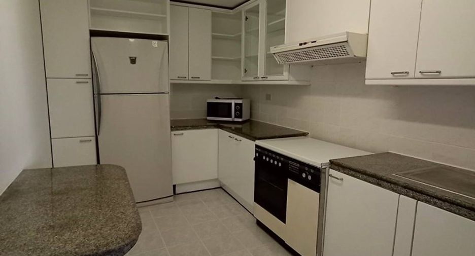For rent 3 bedrooms condo in Watthana, Bangkok