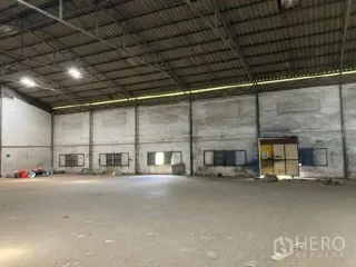 Lagerhaus zur Miete in Bang Phli, Samut Prakan