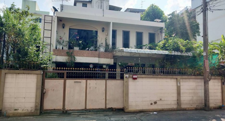 For sale 4 Beds house in Pathum Wan, Bangkok