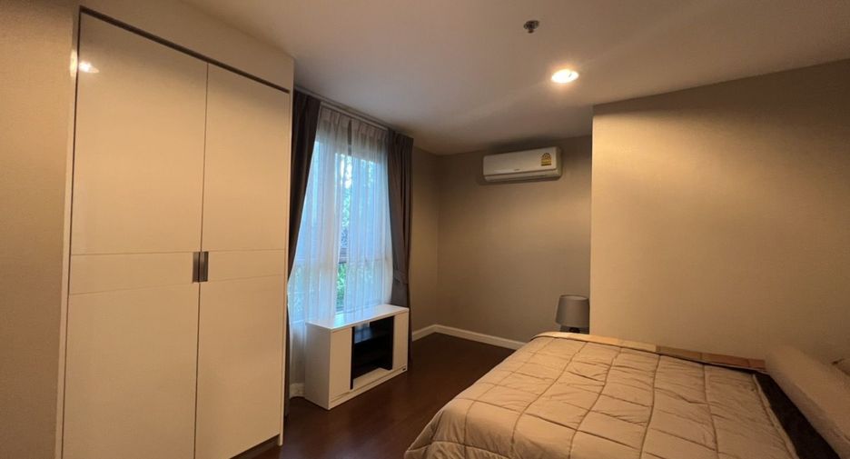 For rent 3 Beds condo in Huai Khwang, Bangkok
