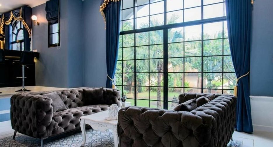 For rent 6 bedrooms villa in Mueang Chiang Mai, Chiang Mai