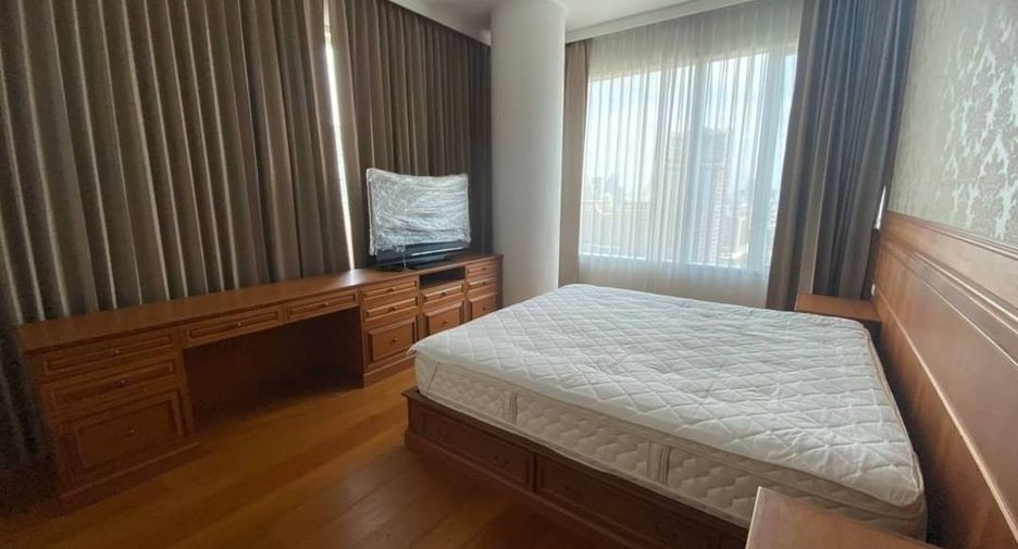 Wohnung zur Miete mit 3 Zimmer in Pathum Wan, Bangkok