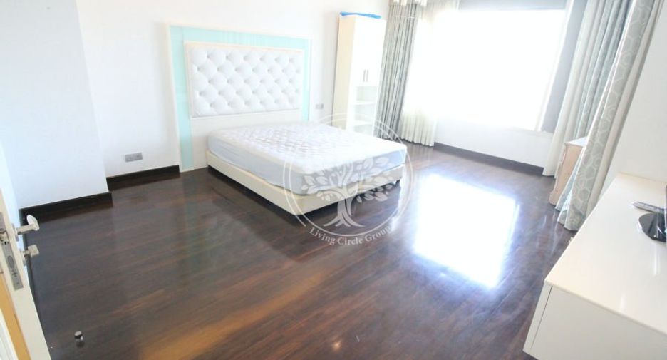 For rent and for sale 3 bedrooms condo in Sathon, Bangkok