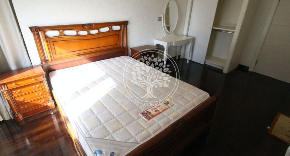 For rent and for sale 3 bedrooms condo in Sathon, Bangkok