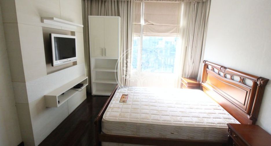 For rent and for sale 3 bedrooms condo in Sathon, Bangkok