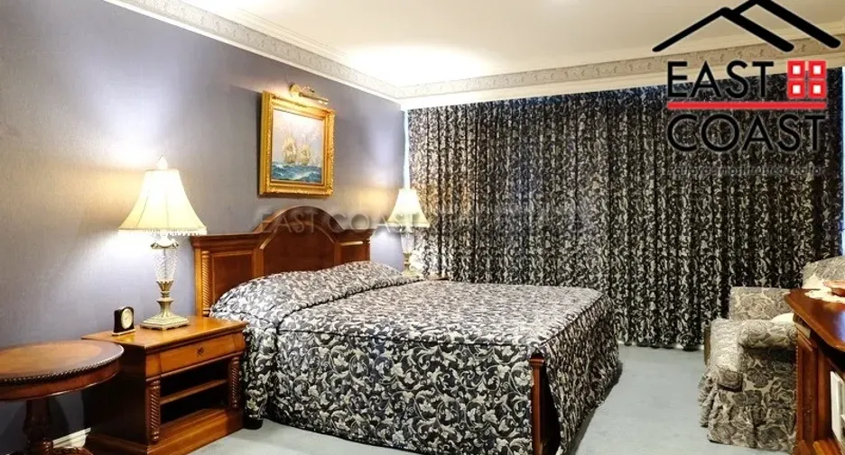 For sale 3 bedrooms condo in Bang Lamung, Chonburi