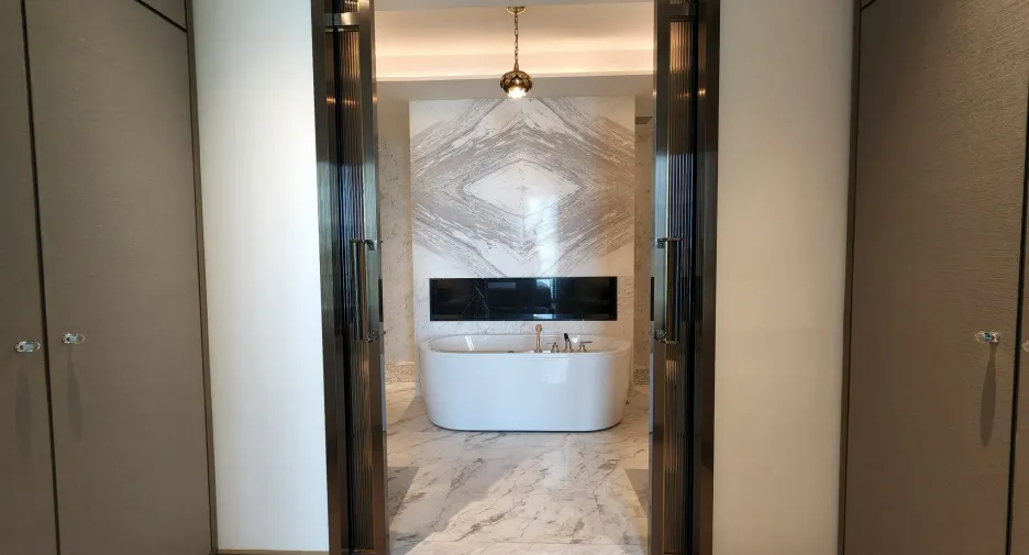 For sale 2 bed condo in Khlong San, Bangkok