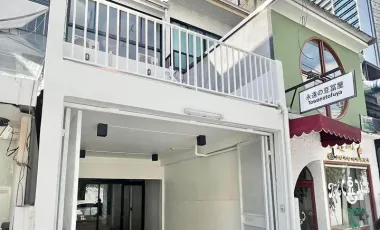 For rent 2 bed townhouse in Watthana, Bangkok