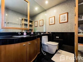 For sale 3 Beds house in Huai Khwang, Bangkok